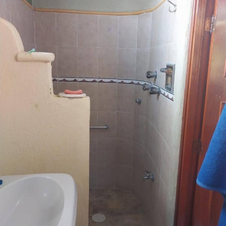 Hermosa casa cuatro recámaras independientes CA - Villa - 71