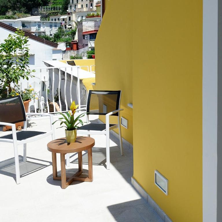 Amalfi Luxury House - Camera Matrimoniale con Balcone - 9