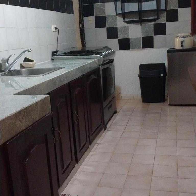 Hermosa casa cuatro recámaras independientes CA - Villa - 2