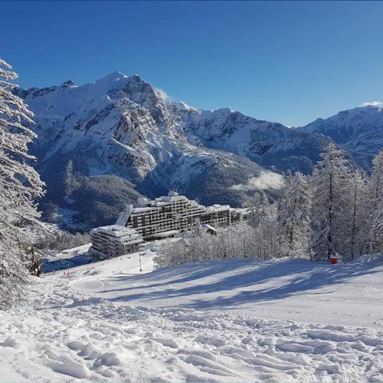 LES PETITS ETERLOUS Appartement T3 36m2 à Puy St Vincent 1800 Alpes du sud 6 personnes parking privé couvert - Two-Bedroom Apartment - 19