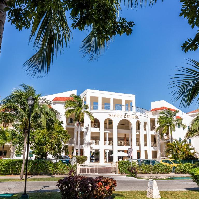 Paseo Luxury Suites - Two-Bedroom Apartment - 20