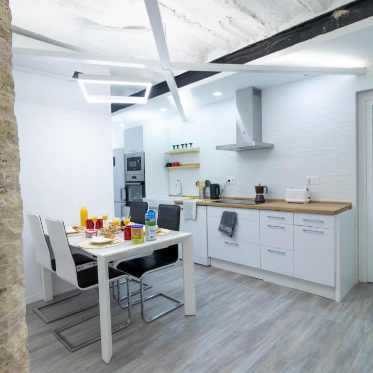 Piso en el Centro de Zaragoza, Parking GRATIS, Check-in 24h - Apartamento de 2 dormitorios - 10