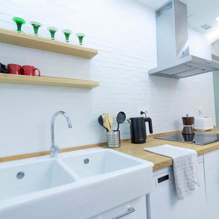 Piso en el Centro de Zaragoza, Parking GRATIS, Check-in 24h - Apartamento de 2 dormitorios - 3