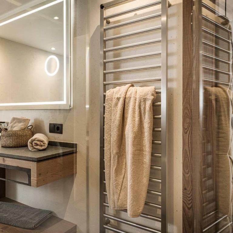 SonnenHOF hotel gerlos centrum - Deluxe Doppelzimmer mit Balkon - 6