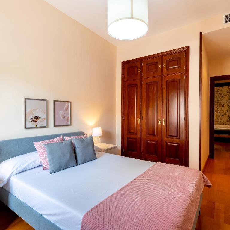 Center of Seville! Luxury apartment in Sevillian Manor House! - Three-Bedroom Apartment - 24