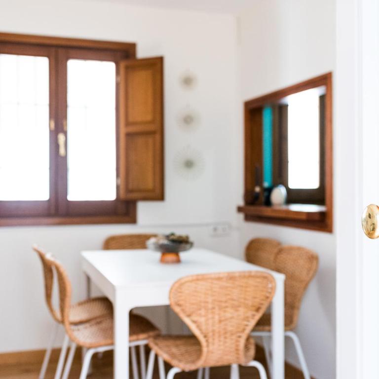 LOS HERMANOS DEL MENTIDERO - Two-Bedroom Apartment - 2