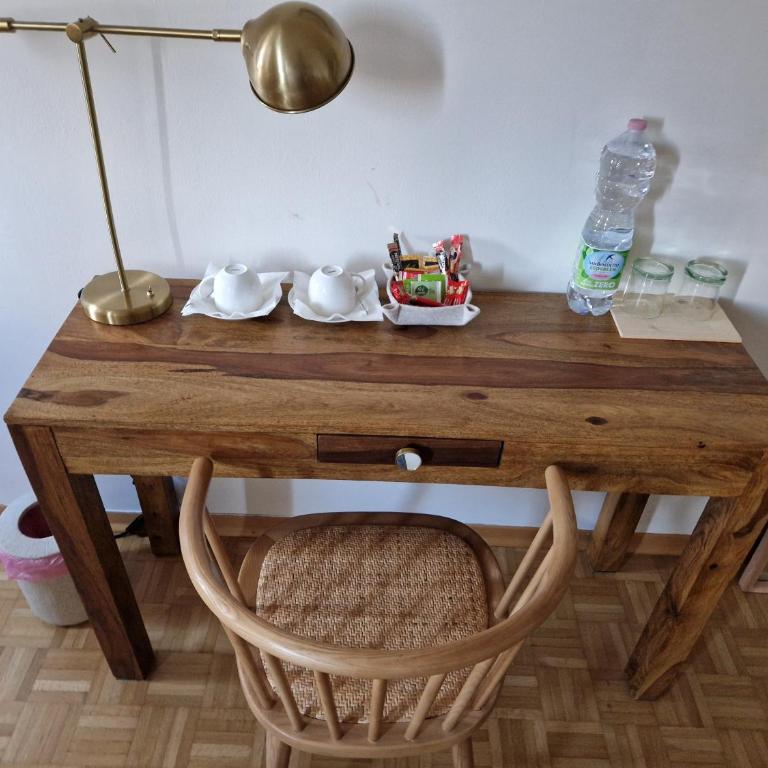Residenza La Veranda a Rialto - Camera Matrimoniale con Bagno in Comune - 14