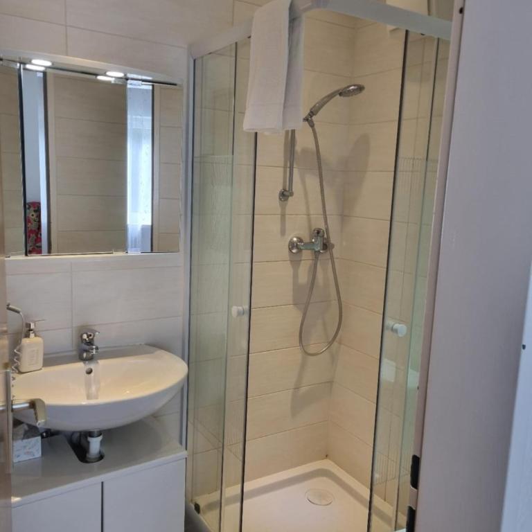 Hotel Pension Anke - Apartment mit 1 Schlafzimmer und Balkon (4 Personen) - 5