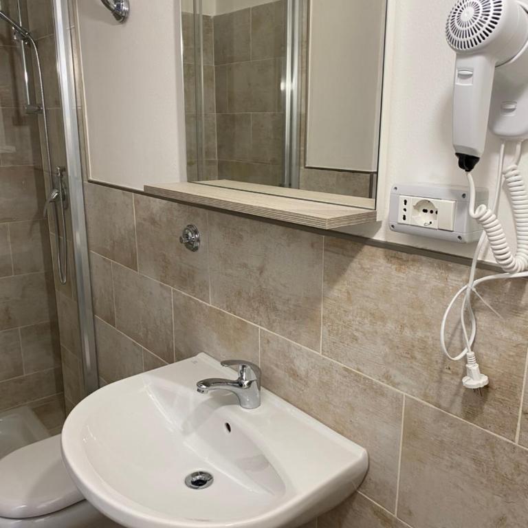 Eureka Rooms - Camera Tripla Comfort - 4