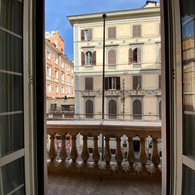 Eureka Rooms - Camera Tripla con Balcone - 2