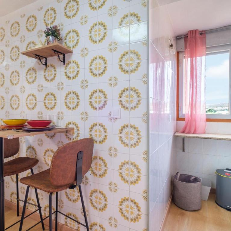 Stunning Apartment In El Campello With Wifi - Apartamento con 4 dormitorios - 4