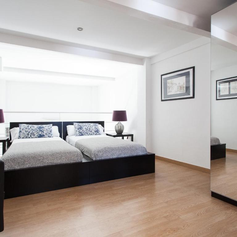 Apartamentos Edificio Constitución - Apartamento con terraza privada (6 adultos) - Ático - Calle Adolfo Rodríguez Jurado, 8 - 16