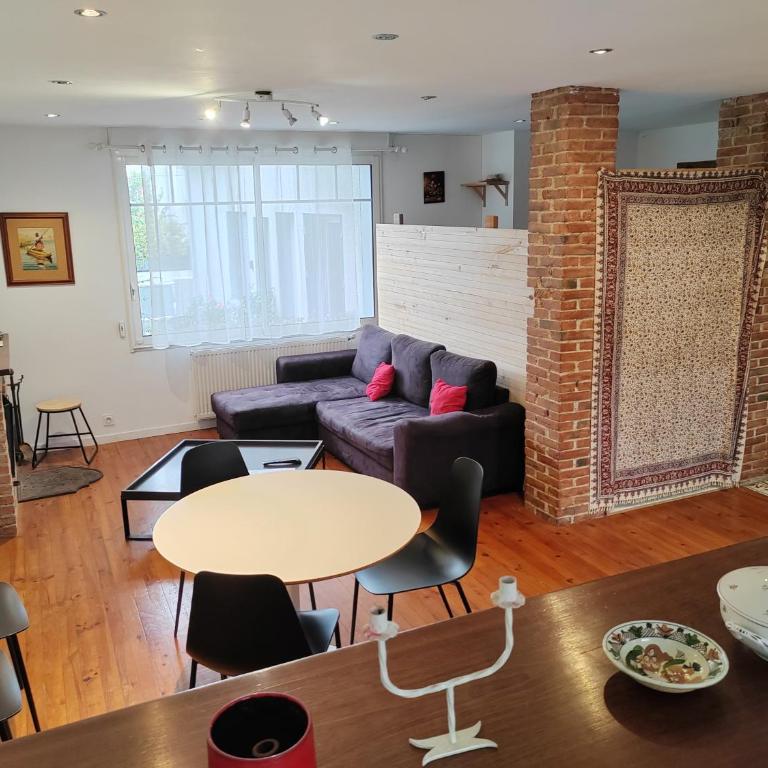 80 m2 appartement indépendant, 4 personnes et plus, piscine et jardin Direct Gare Aéroport - Two-Bedroom Apartment - 3