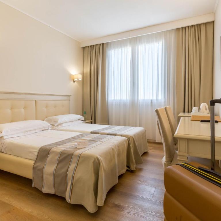 Hotel Catalunya - Camera Matrimoniale/Doppia con Letti Singoli - 6