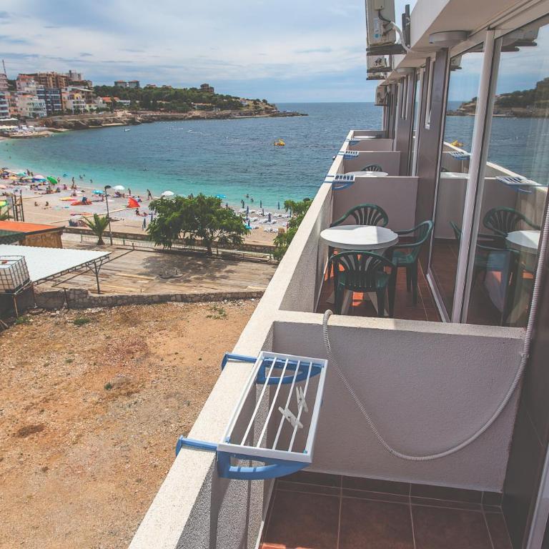 Apartments Atlantis - One-Bedroom Apartment with Sea View - 7