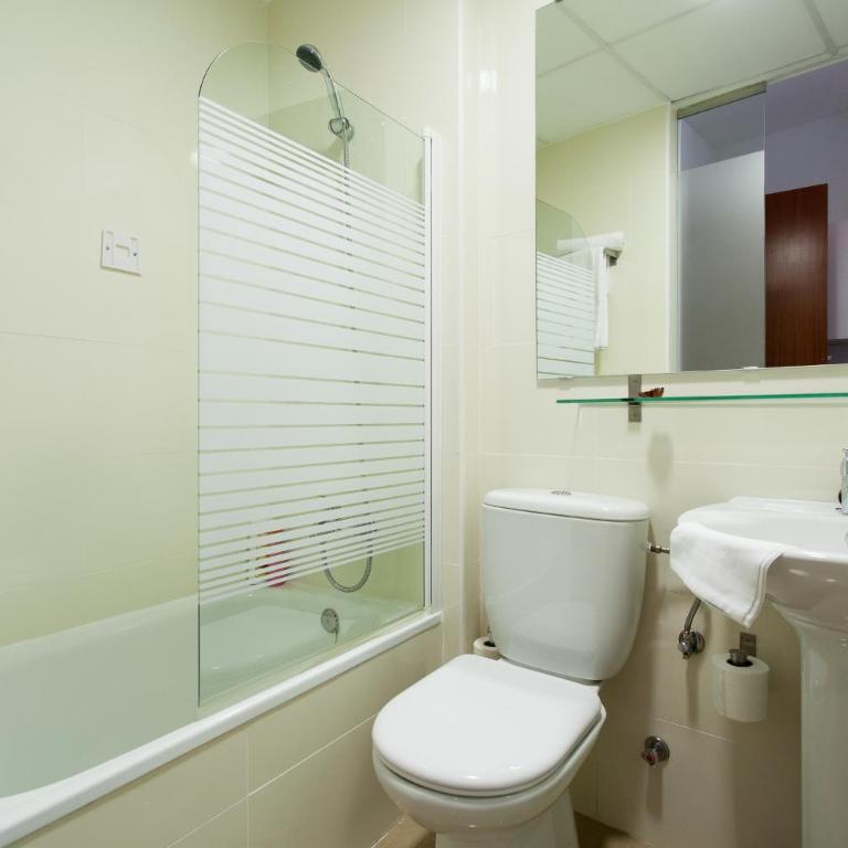 Apartamentos Edificio Constitución - Estudio (3 adultos) - Calle Adolfo Rodríguez Jurado, 8, 2° piso - 2