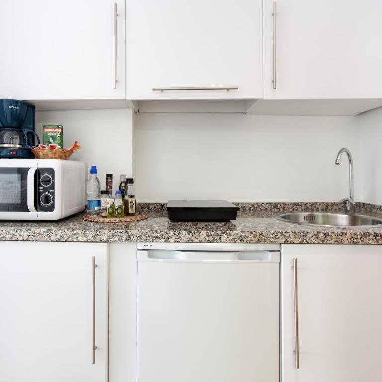 Apartamentos Edificio Constitución - Estudio Económico (2 adultos) - Calle Adolfo Rodríguez Jurado, 8 - 3