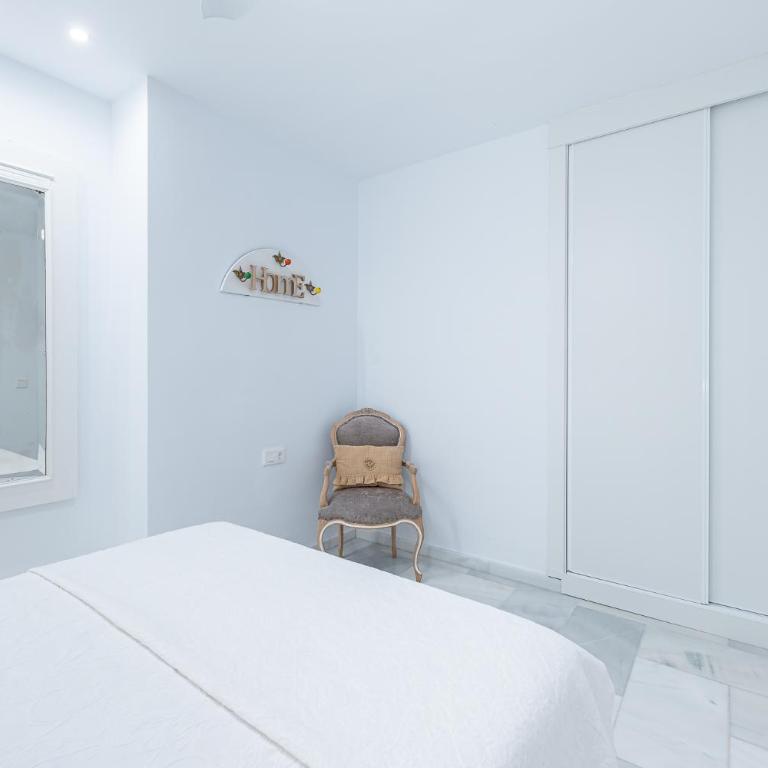 Holiday rental apartment Puerto Marina Benalmádena SEA VIEW - 1 minuto de la playa VISTA al MAR - Two-Bedroom Apartment - 14