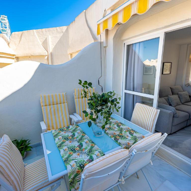Holiday rental apartment Puerto Marina Benalmádena SEA VIEW - 1 minuto de la playa VISTA al MAR - Two-Bedroom Apartment - 23