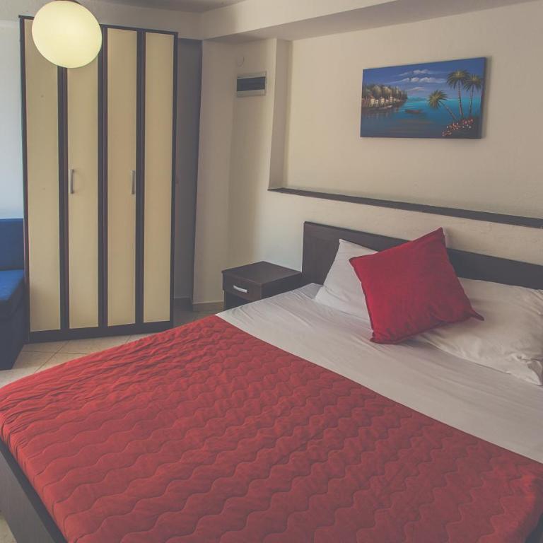 Apartments Atlantis - Double Room with Sea View - 2