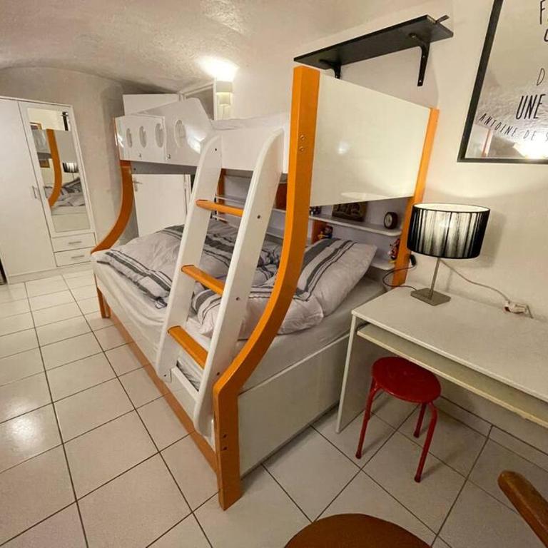 ChezAdrienParis - Appartement de 90m2 en souplex - Appartement 2 Chambres - 19