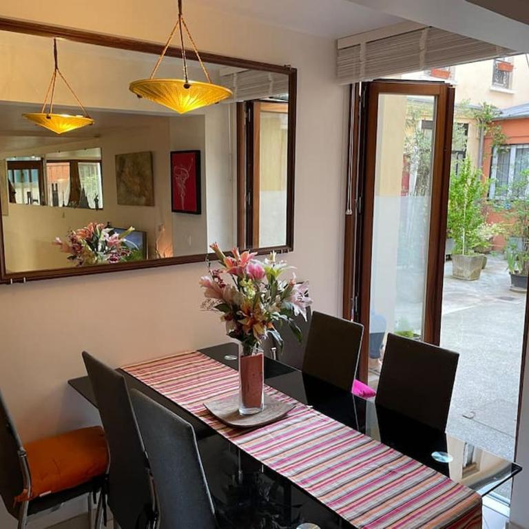 ChezAdrienParis - Appartement de 90m2 en souplex - Appartement 2 Chambres - 9