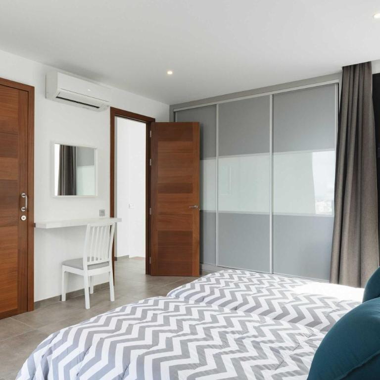 Modern Los Mojones Villa 3 Bedrooms All En-Suite Villa Berniente - Three-Bedroom Villa - 1