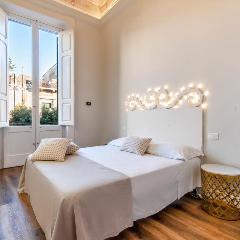 Vittoria Luxury House - Double Room with Balcony - 2