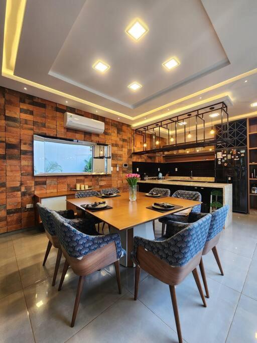 Alto Padrón. Para exigentes - Three-Bedroom Villa - 2