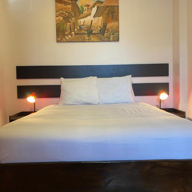 Adriano's Deluxe Apartments Base - Three-Bedroom Apartment - 12