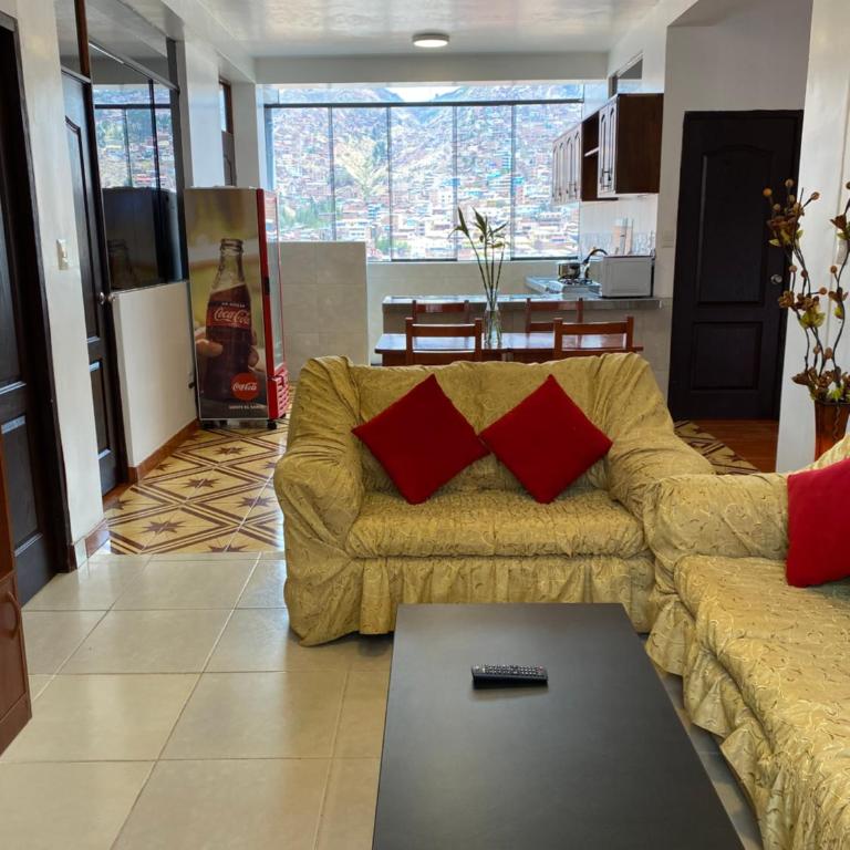 Adriano's Deluxe Apartments Base - Three-Bedroom Apartment - 18