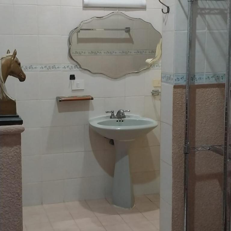 Hermosa casa cuatro recámaras independientes CA - Villa - 34