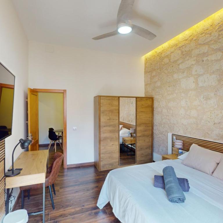 Triana Rooms EH - Habitación Doble con baño compartido - 9