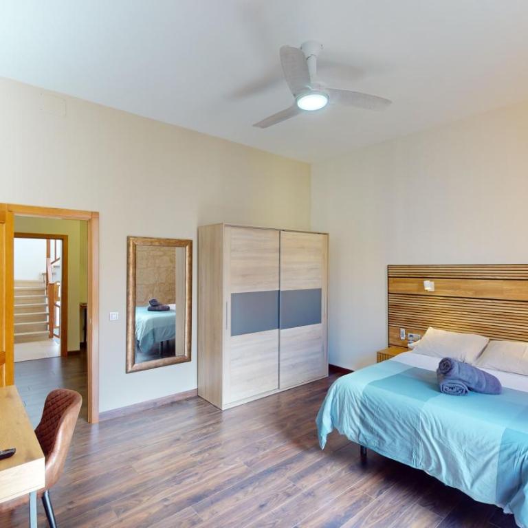 Triana Rooms EH - Habitación Triple con baño compartido - 9