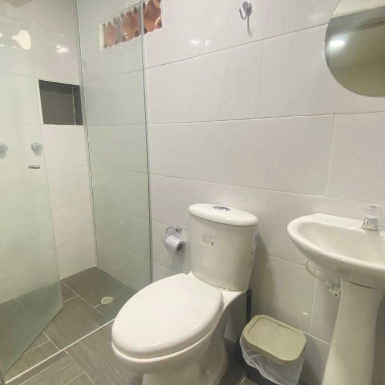 22 APARTAMENTO 3 habitaciones CON BALCON EN LAURELES ESTADIO - Apartamento de 3 dormitorios - 15