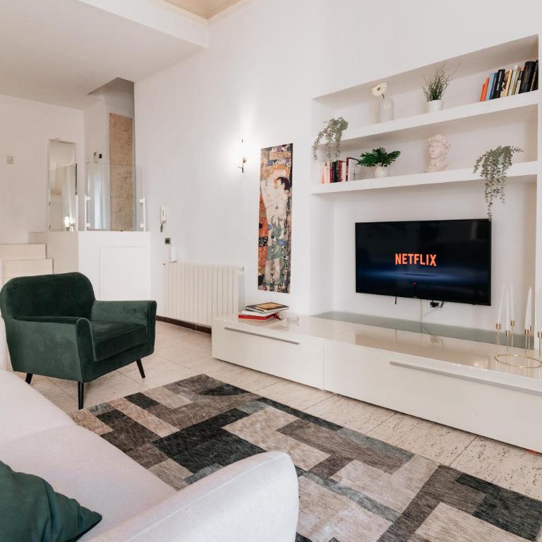 Four Luxury Art - Appartamento con 2 Camere da Letto - 1
