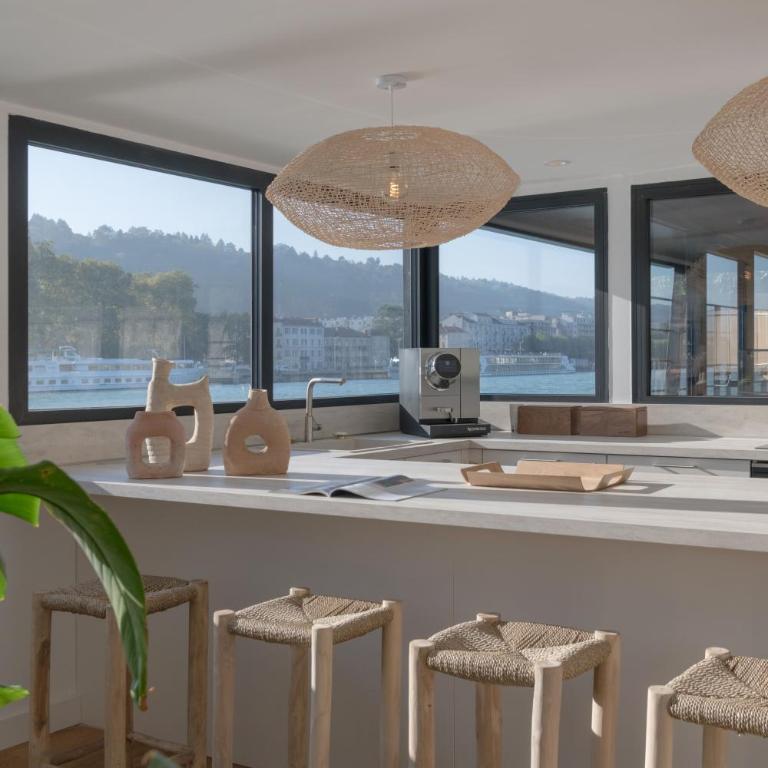 LA PENICHE - Bed And Bicycle - Vienne - Maison 5 Chambres - 8