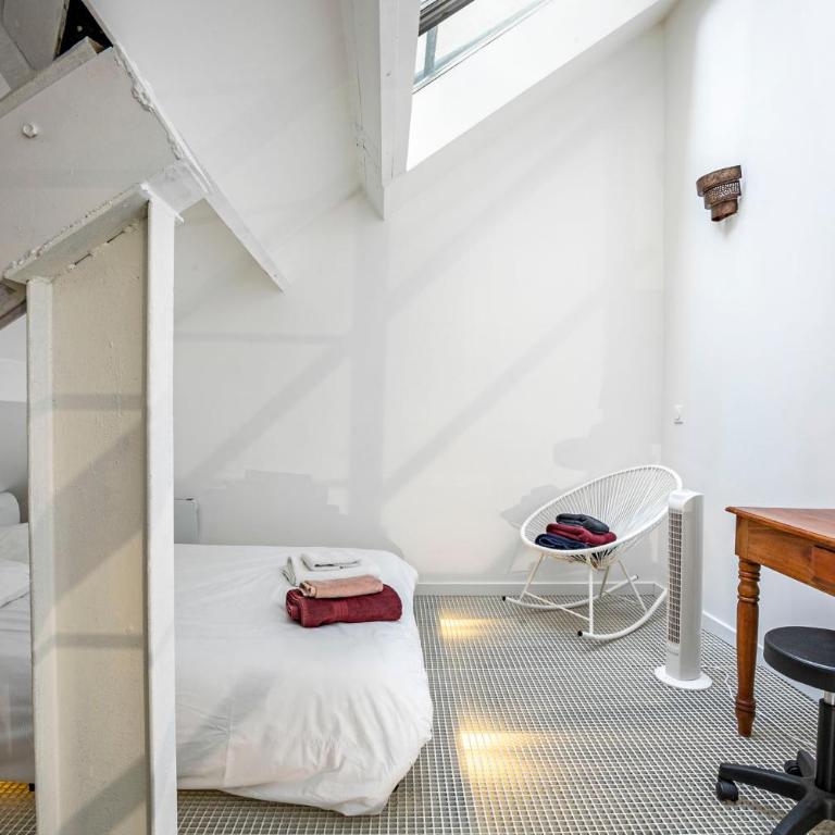 Loft lumineux au coeur du Marais - One-Bedroom Apartment - 14