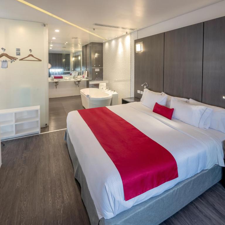 Ramada Encore by Wyndham Puebla - King Suite - Non-Smoking - 1