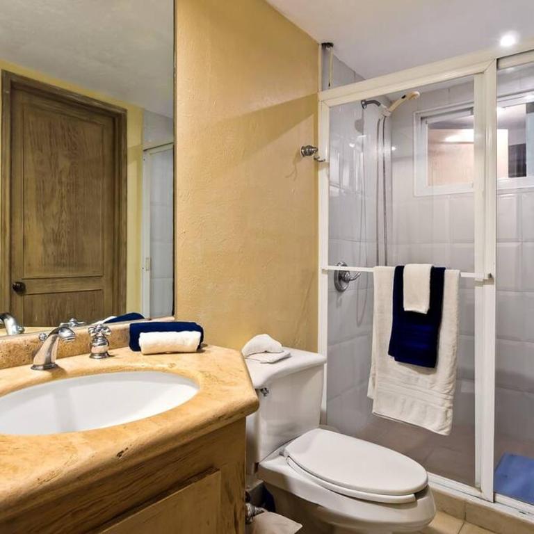 Beach Front-Ocean Views-Marina Luxury Condo-BVG - Apartamento de 2 dormitorios - 20