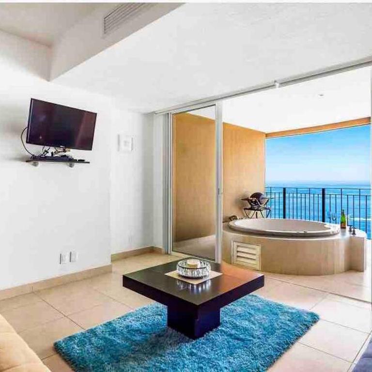 BEACH FRONT~ JACUZZI ~ SPECTACULAR OCEAN VIEWS - Apartamento de 1 dormitorio - 1