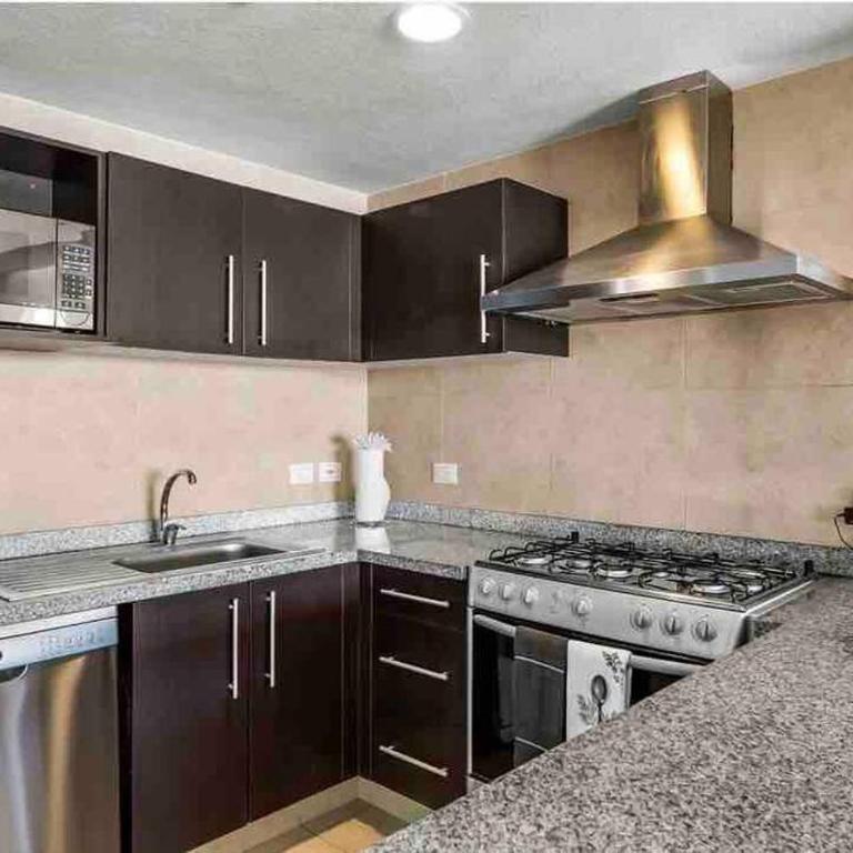 BEACH FRONT~ JACUZZI ~ SPECTACULAR OCEAN VIEWS - Apartamento de 1 dormitorio - 3