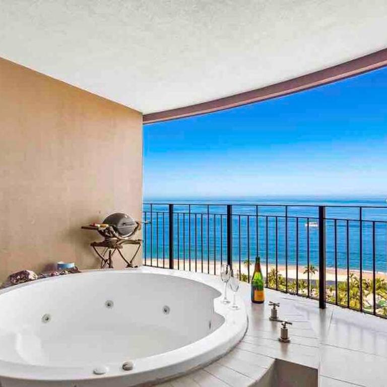 BEACH FRONT~ JACUZZI ~ SPECTACULAR OCEAN VIEWS - Apartamento de 1 dormitorio - 12