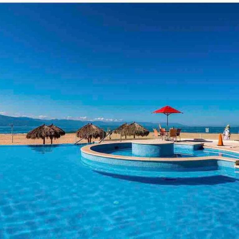 BEACH FRONT~ JACUZZI ~ SPECTACULAR OCEAN VIEWS - Apartamento de 1 dormitorio - 15