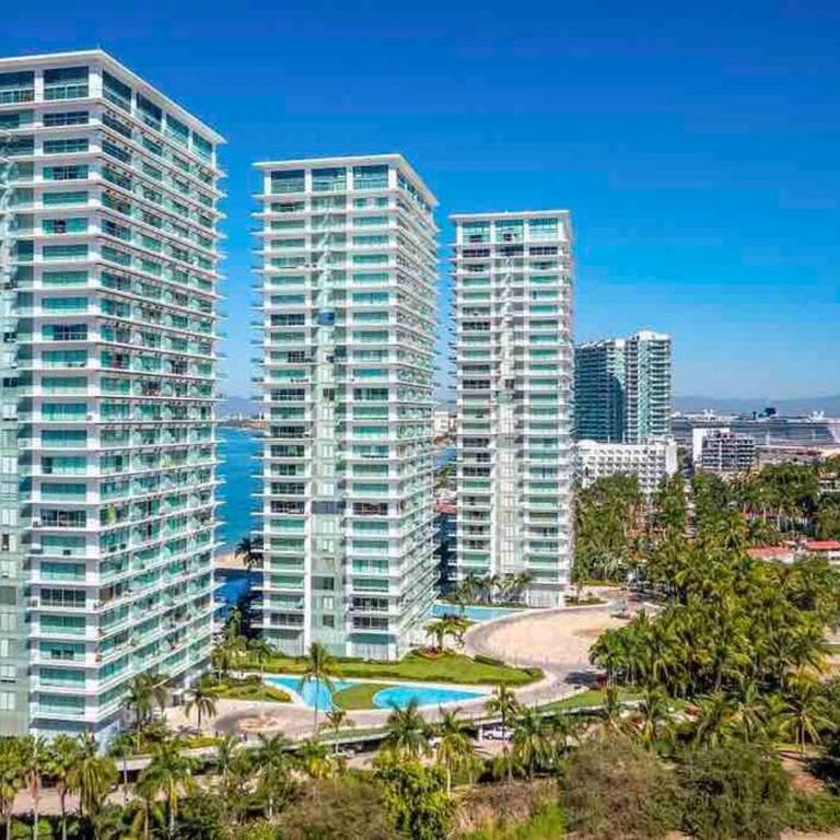 BEACH FRONT~ JACUZZI ~ SPECTACULAR OCEAN VIEWS - Apartamento de 1 dormitorio - 21