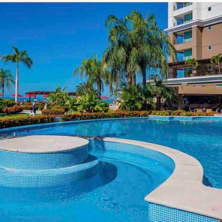 BEACH FRONT~ JACUZZI ~ SPECTACULAR OCEAN VIEWS - Apartamento de 1 dormitorio - 23