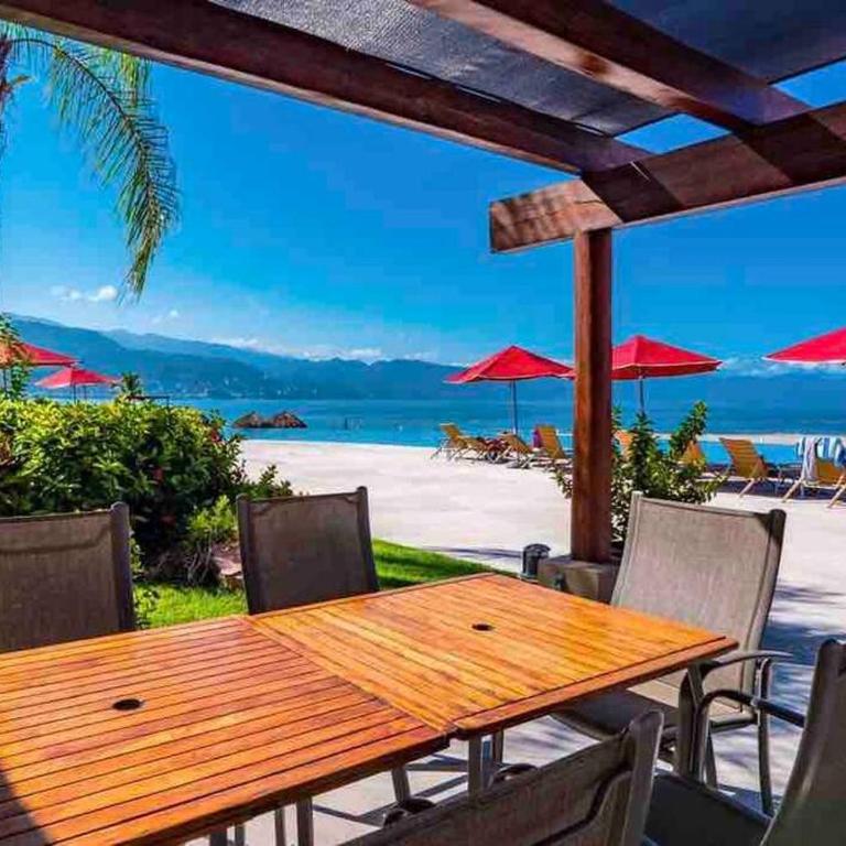 BEACH FRONT~ JACUZZI ~ SPECTACULAR OCEAN VIEWS - Apartamento de 1 dormitorio - 29
