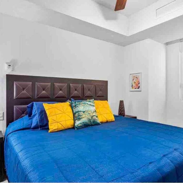 BEACH FRONT~ JACUZZI ~ SPECTACULAR OCEAN VIEWS - Apartamento de 1 dormitorio - 30