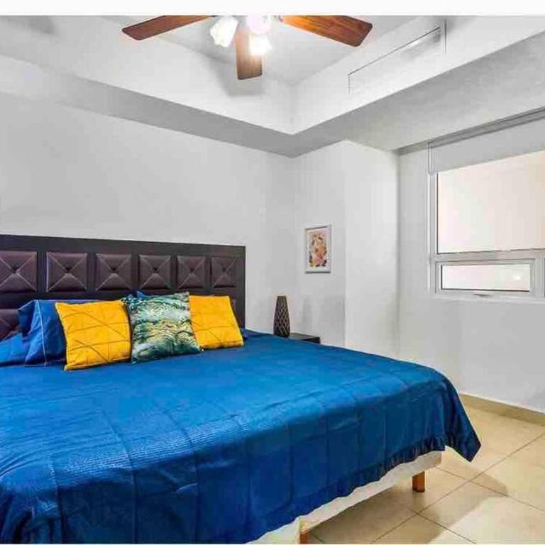 BEACH FRONT~ JACUZZI ~ SPECTACULAR OCEAN VIEWS - Apartamento de 1 dormitorio - 35