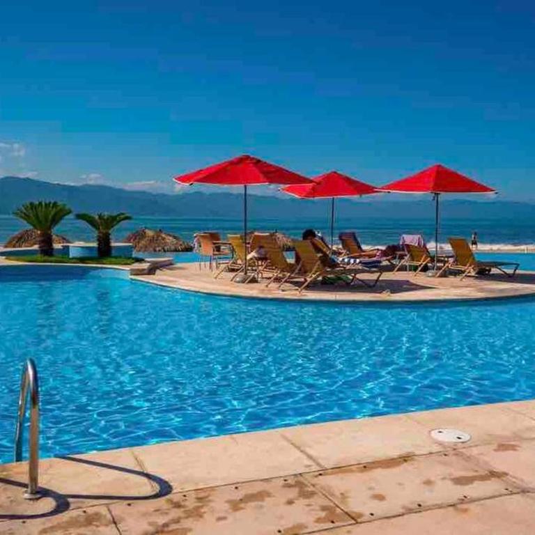 BEACH FRONT~ JACUZZI ~ SPECTACULAR OCEAN VIEWS - Apartamento de 1 dormitorio - 37